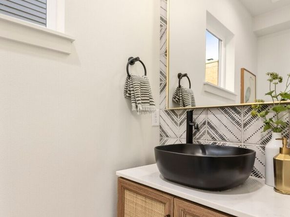 3404 33rd Avenue W, Seattle WA 98199