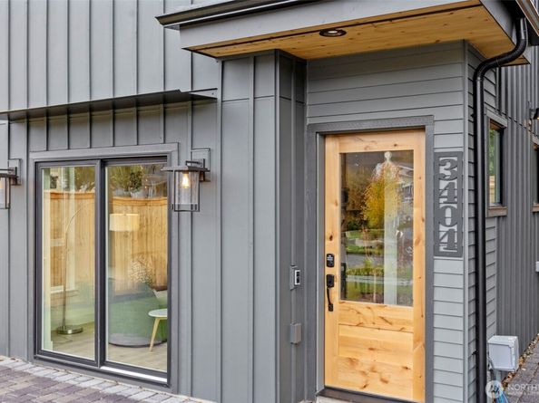 3404 33rd Avenue W, Seattle WA 98199