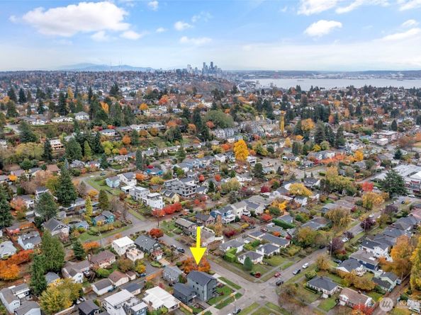 3404 33rd Avenue W, Seattle WA 98199