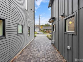 3404 33rd Avenue W, Seattle WA 98199