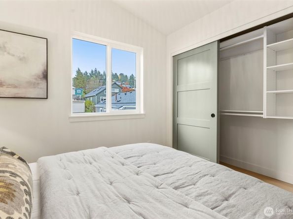 3404 33rd Avenue W, Seattle WA 98199