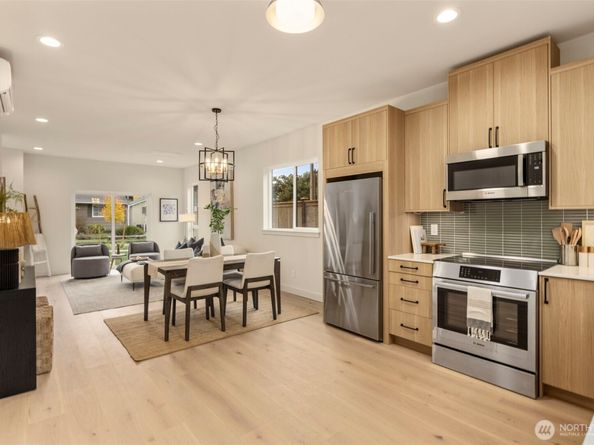 3404 33rd Avenue W, Seattle WA 98199