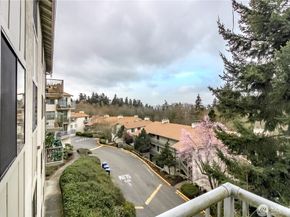 13235 12th Avenue SW 522, Burien WA 98146