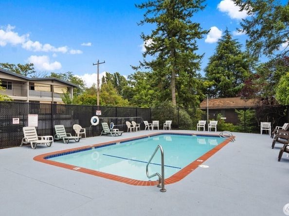 13235 12th Avenue SW 522, Burien WA 98146