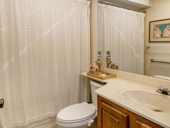 13235 12th Avenue SW 522, Burien WA 98146