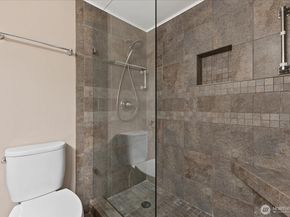 11815 93rd Lane NE 203, Kirkland WA 98034