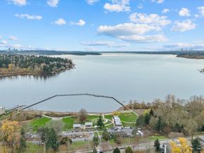 11815 93rd Lane NE 203, Kirkland WA 98034