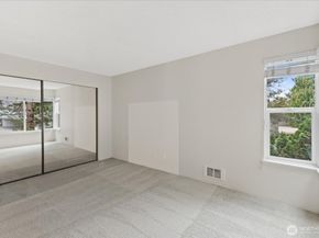 11815 93rd Lane NE 203, Kirkland WA 98034