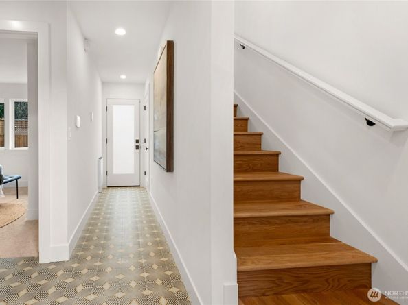 4048 32nd Avenue W B, Seattle WA 98199