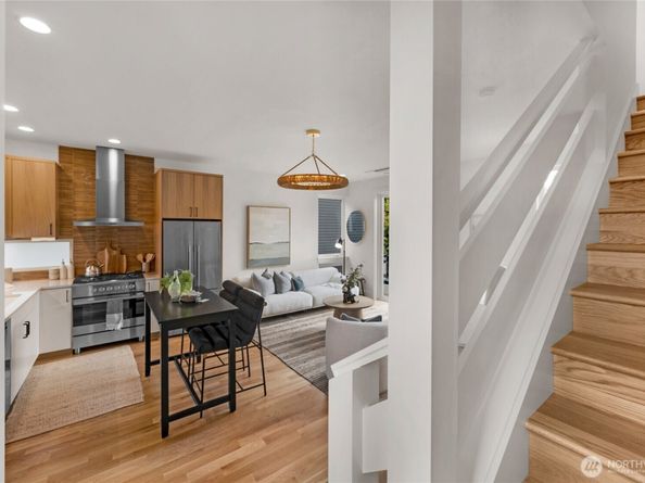 4048 32nd Avenue W B, Seattle WA 98199