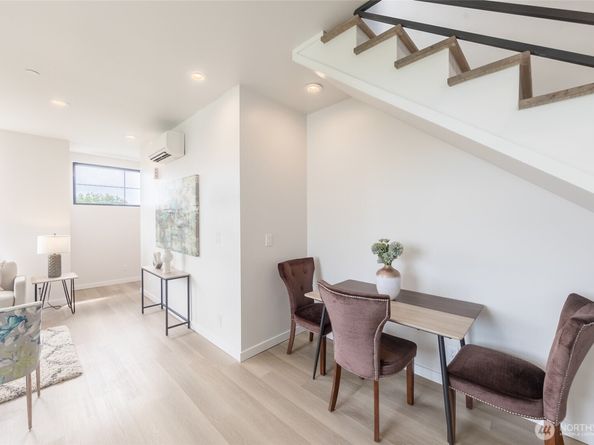 1019 Sturgus Avenue S B, Seattle WA 98144