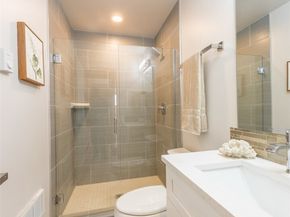 1019 Sturgus Avenue S B, Seattle WA 98144