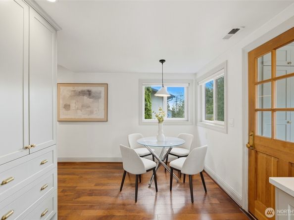 10245 36th Avenue SW, Seattle WA 98146