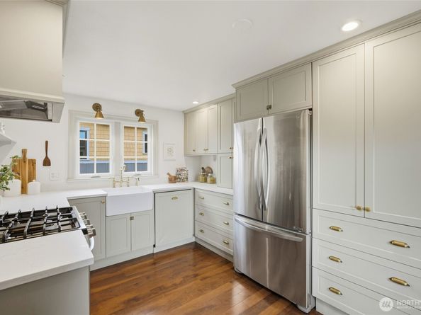 10245 36th Avenue SW, Seattle WA 98146