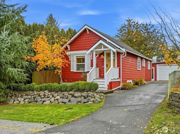 10245 36th Avenue SW, Seattle WA 98146