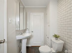 10245 36th Avenue SW, Seattle WA 98146