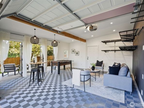 10245 36th Avenue SW, Seattle WA 98146