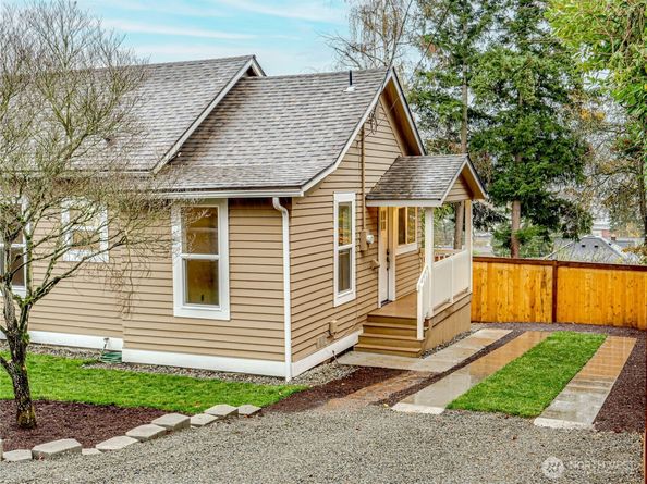 515 Hazel Avenue N, Kent WA 98030