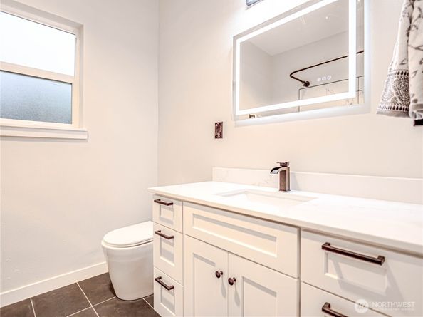 515 Hazel Avenue N, Kent WA 98030