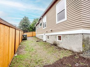 515 Hazel Avenue N, Kent WA 98030