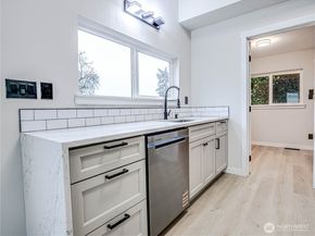 515 Hazel Avenue N, Kent WA 98030