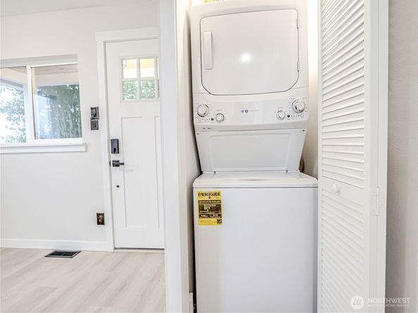 515 Hazel Avenue N, Kent WA 98030