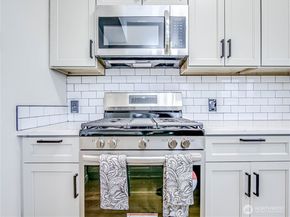 515 Hazel Avenue N, Kent WA 98030