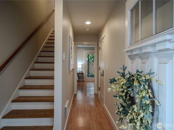 511 N 46th Street A, Seattle WA 98103