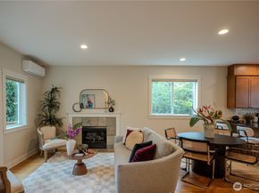 511 N 46th Street A, Seattle WA 98103