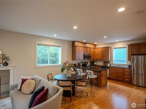 511 N 46th Street A, Seattle WA 98103