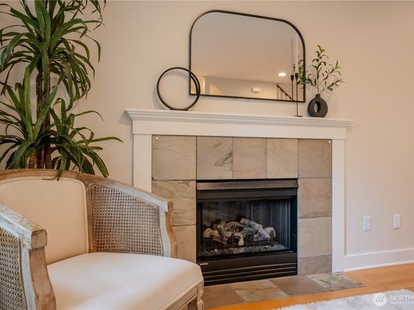 511 N 46th Street A, Seattle WA 98103