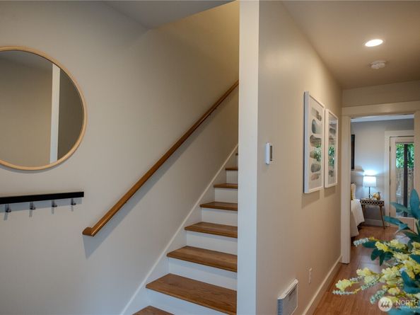 511 N 46th Street A, Seattle WA 98103