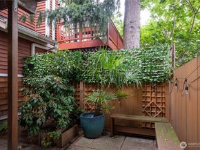 511 N 46th Street A, Seattle WA 98103