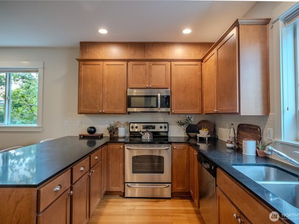 511 N 46th Street A, Seattle WA 98103