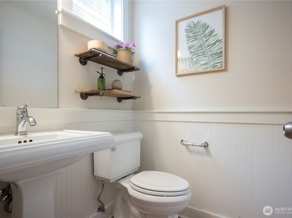 511 N 46th Street A, Seattle WA 98103