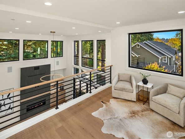 30 Enatai Drive, Bellevue WA 98004