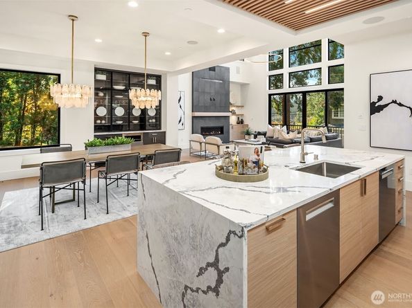 30 Enatai Drive, Bellevue WA 98004