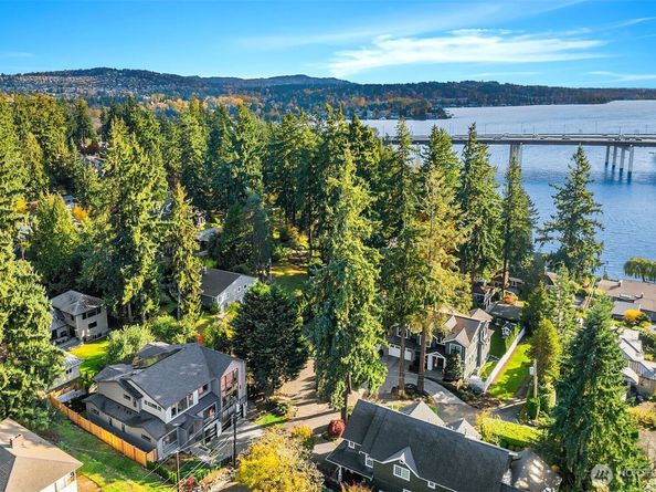 30 Enatai Drive, Bellevue WA 98004