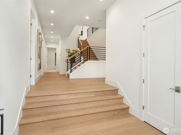 30 Enatai Drive, Bellevue WA 98004