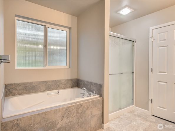 1611 W Smith Court 11, Kent WA 98032