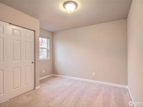 1611 W Smith Court 11, Kent WA 98032