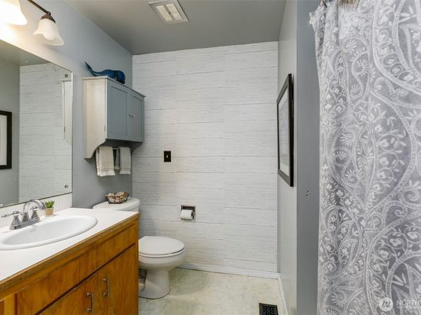 24007 44th Avenue W, Mountlake Terrace WA 98043