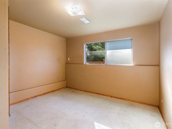 24007 44th Avenue W, Mountlake Terrace WA 98043