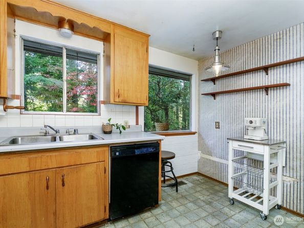 24007 44th Avenue W, Mountlake Terrace WA 98043