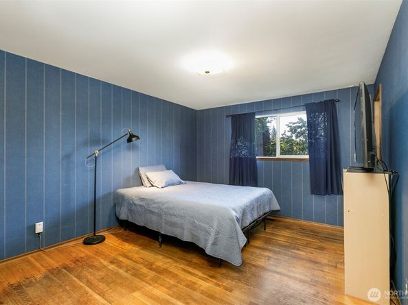 24007 44th Avenue W, Mountlake Terrace WA 98043