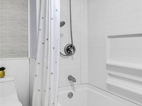 15836 43rd Avenue S, Tukwila WA 98188