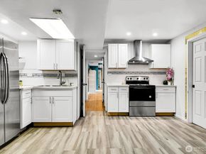 15836 43rd Avenue S, Tukwila WA 98188