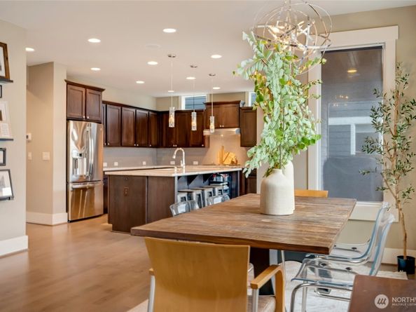 619 Graham Avenue NE, Renton WA 98059