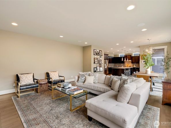 619 Graham Avenue NE, Renton WA 98059