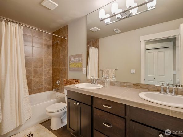 619 Graham Avenue NE, Renton WA 98059